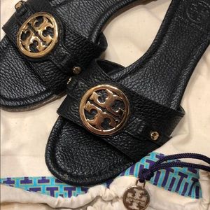 Tory Burch Leticia flip flop black